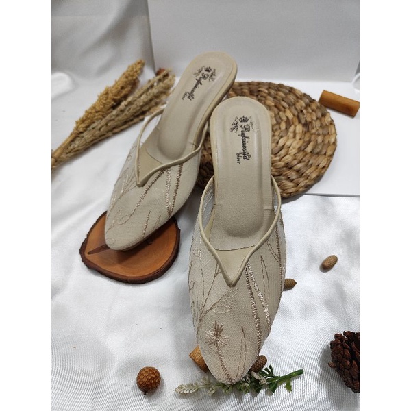 sepatu v kelly wanita pesta wedding cream 7cm kaca