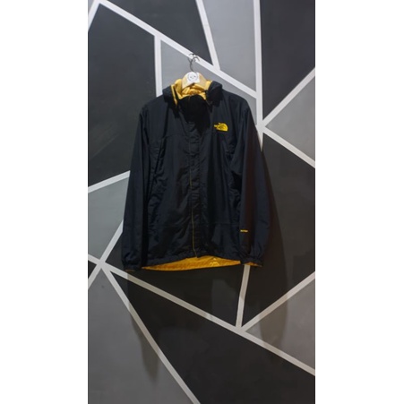jaket tnf hyvent