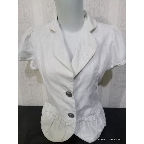 BLAZER CROP LENGAN PENDEK