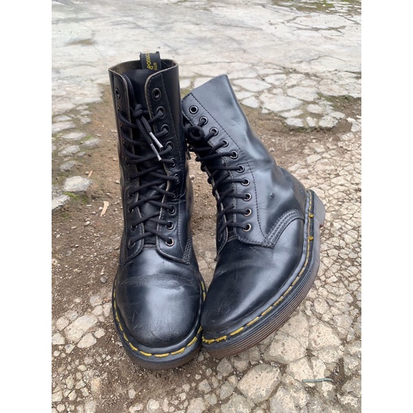 Dr Martens 1490 Black Smooth