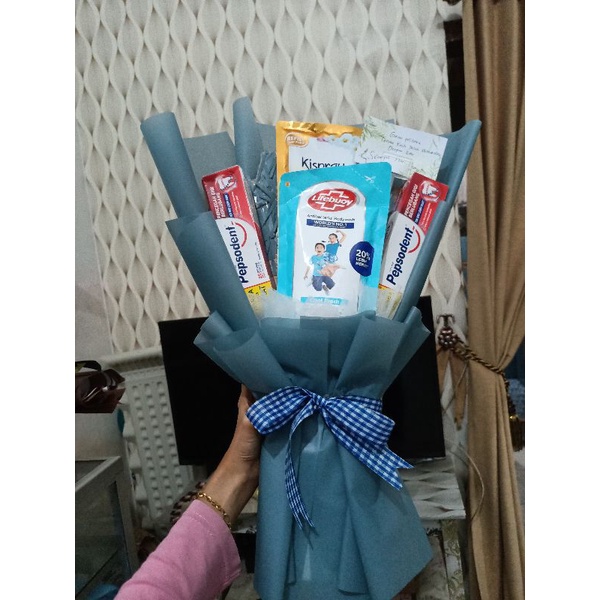 

Bucket perlengkapan kamar mandi