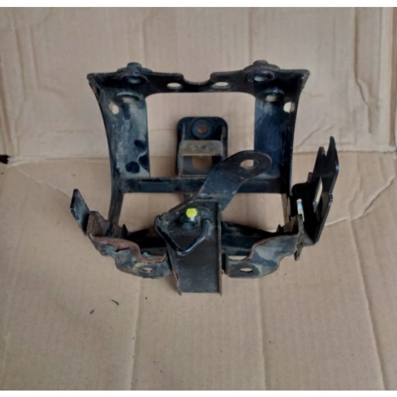 breaket breket dudukan aki vario techno 110 original