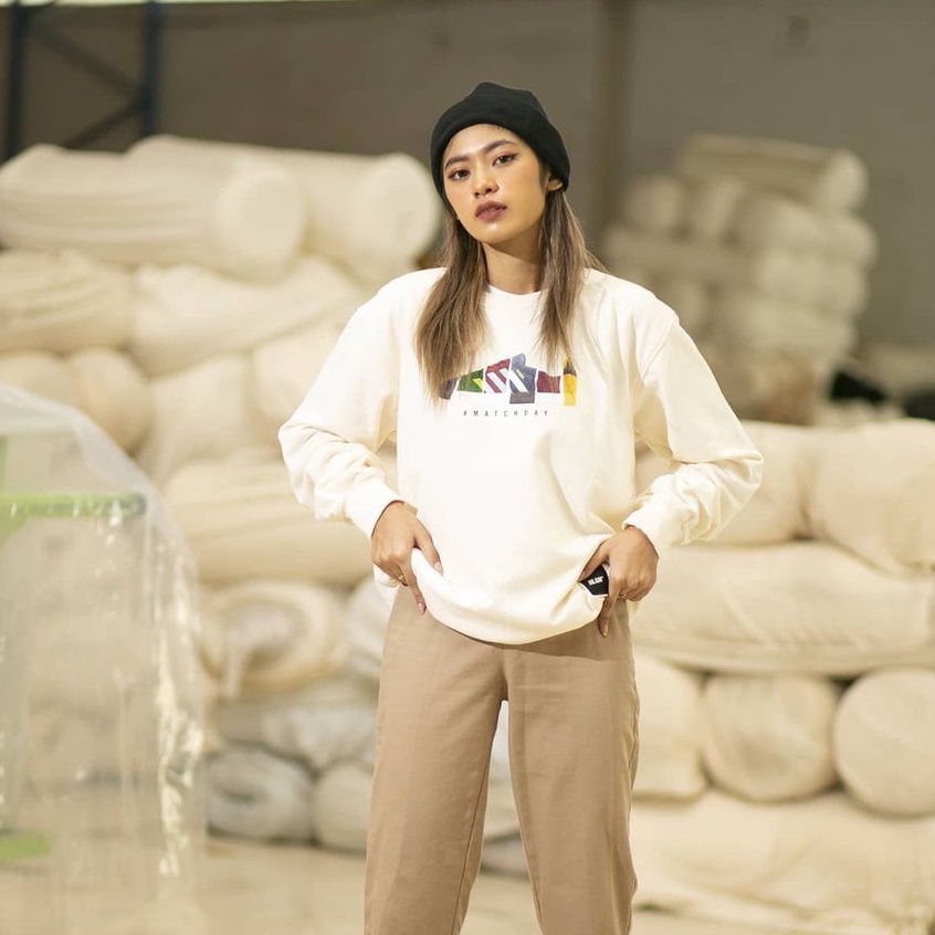 HOOLIGANS Crewneck Rasgado Broken Cream