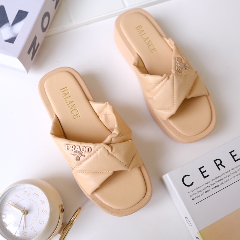 Pradila SlipOn Sandal - Sandal Wanita Terbaru