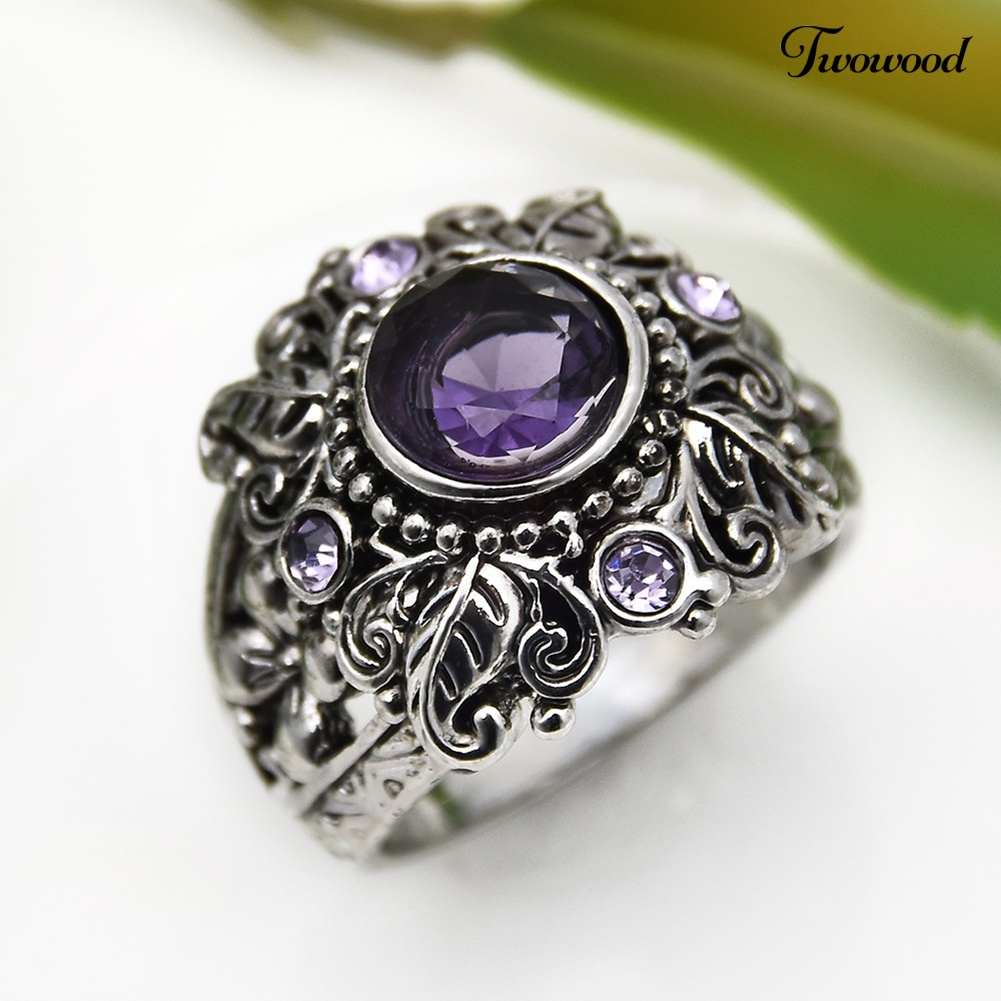 Cincin Jari Bentuk Bulat Motif Ukir Bunga Aksen Amethyst Imitasi Gaya Vintage Untuk Wanita