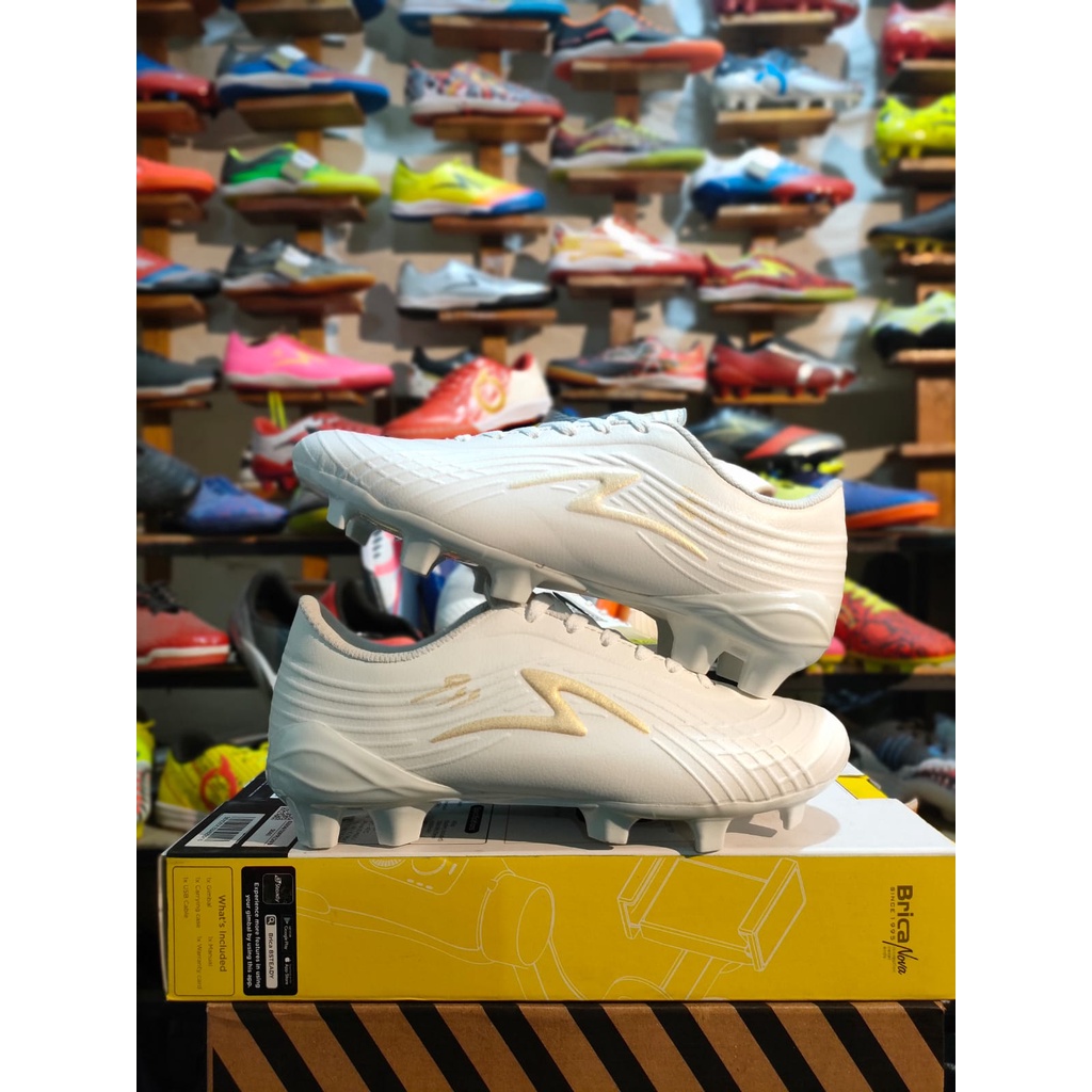 SEPATU BOLA SPECS INFINITY