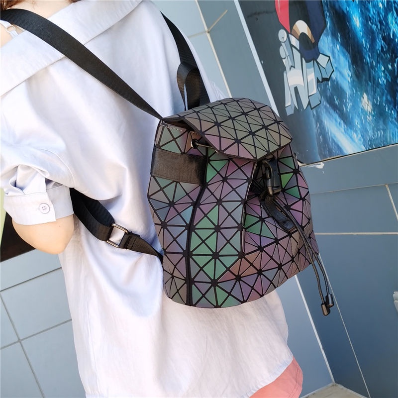 ♤Ransel wanita 2019 baru ransel geometris berkapasitas besar laser belah ketupat kasual all-match tas sekolah musim panas gaya perguruan tinggi