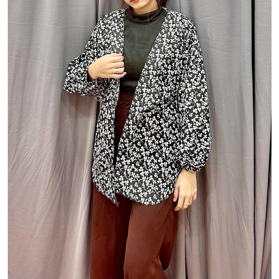KIYOWO OUTER MOTIF-HITAM BUNGA