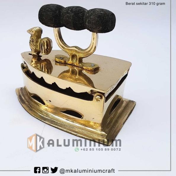 Miniatur Setrika Kuno - Seterika Arang - Setrika Mini Kuningan