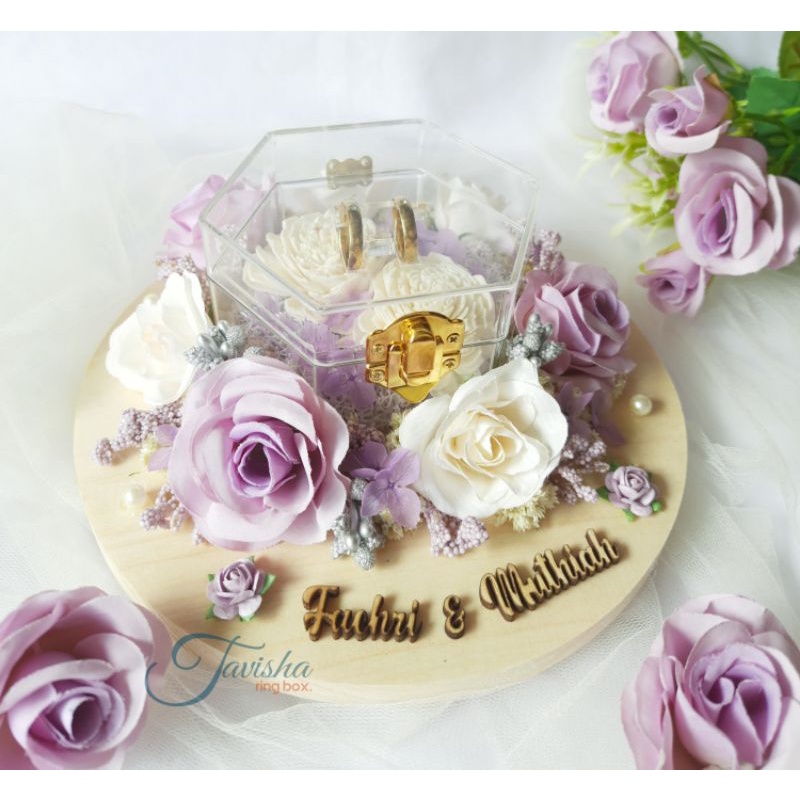 Tempat Cincin Akrilik