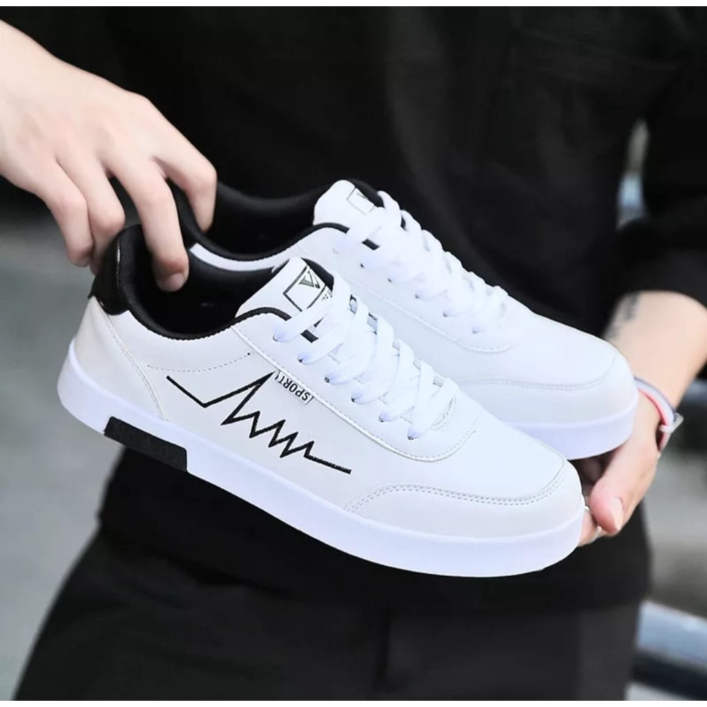 Sepatu sneakers pria casual import 2023