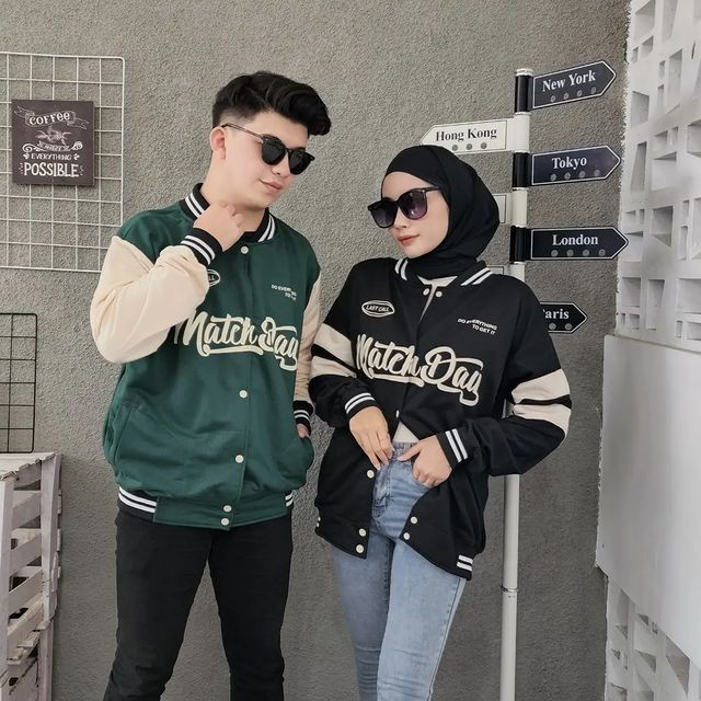Jaket Couple Pasangan Sweater Varisity Baseball Matchday - Jaket Pasangan Keren Pria Wanita