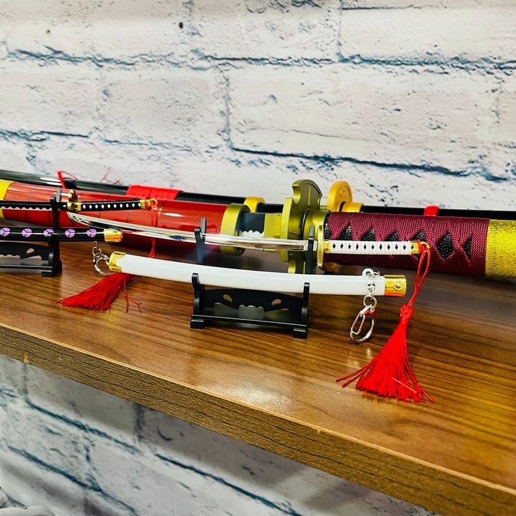 Keychain Replika Pedang Zoro White Benang Anime Manga One Piece