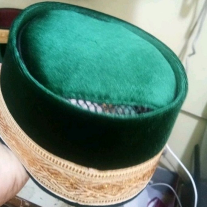 Peci Songkok Kopiah bludru hijau renda gold - 0