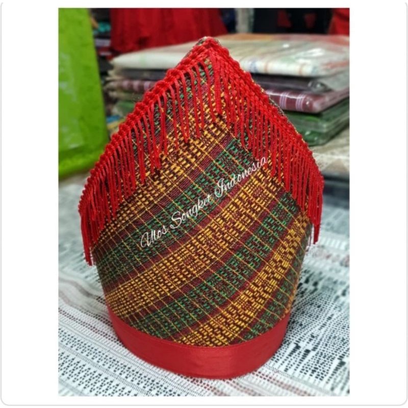 Topi Ulos Ragi Hotang Merah