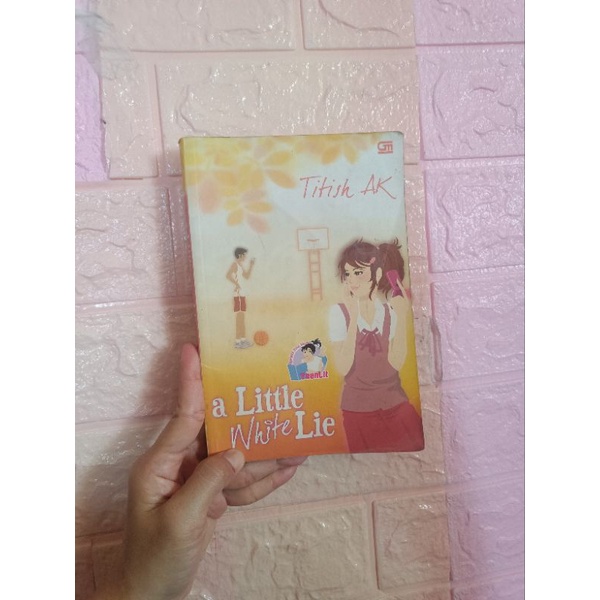 Preloved -Novel A little white lie