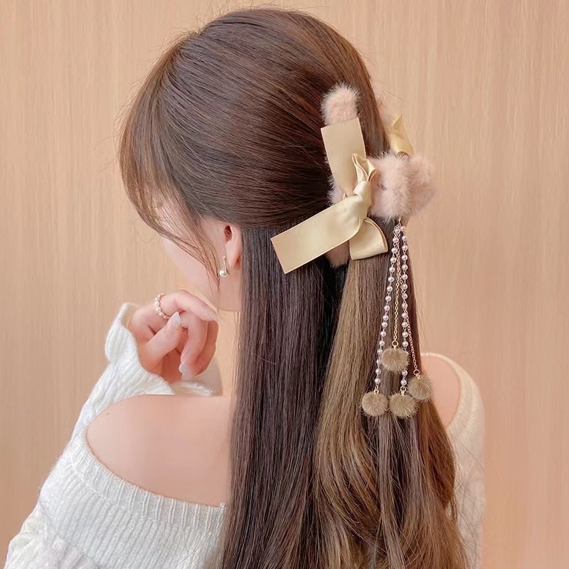 Delunashop_Acc Jepit Rambut Wanita Motif Kupu Jedai Bulu Pom Pom Gaya Korea Import