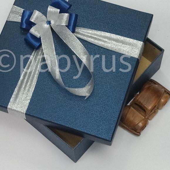 

PAPYRUS 30x30 tinggi 10cm Kotak Kado Gift Box Hadiah