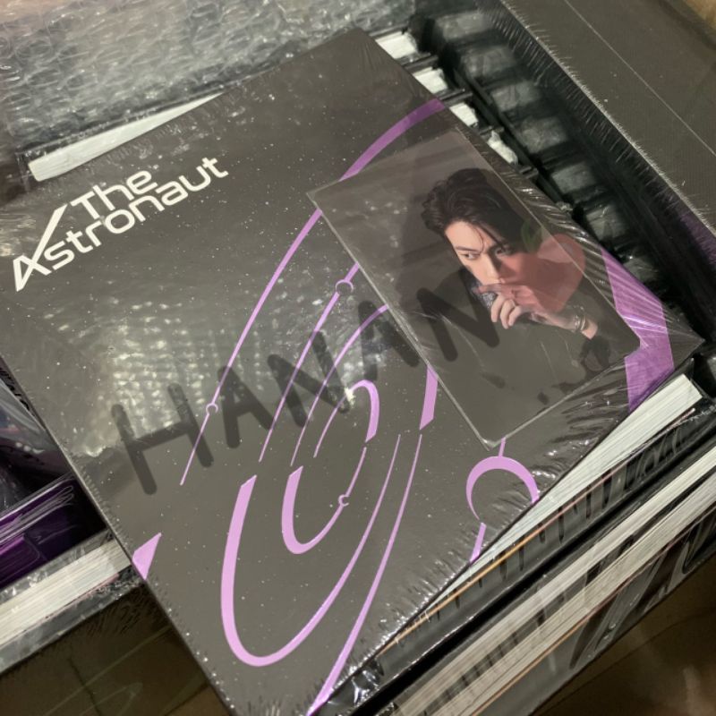 [Booked] PC The Astronaut Jin BTS LD M2U