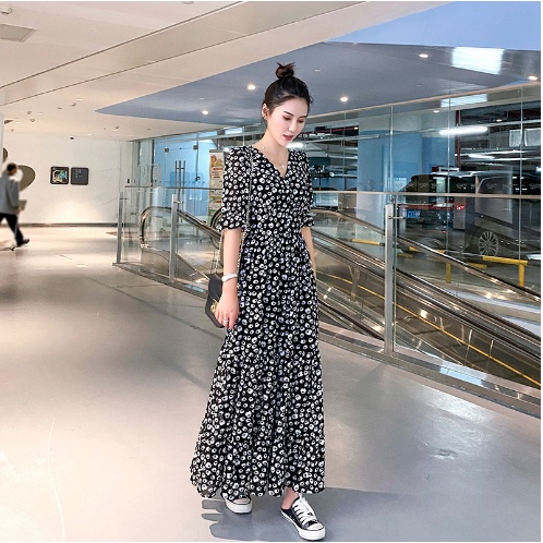 Floral Maxi Tiered Dress in Bunga Hitam, Bunga Merah, Bunga Oren - Dress Casual Kasual / Summer Spri