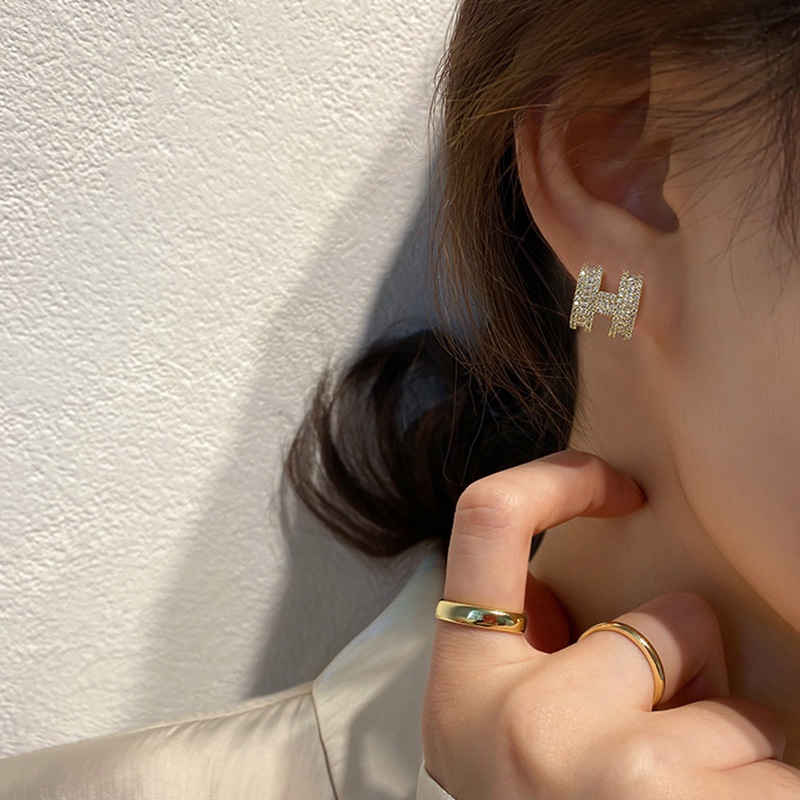 Anting Tusuk Bentuk Huruf H Warna Emas Hias Zircon Untuk Wanita