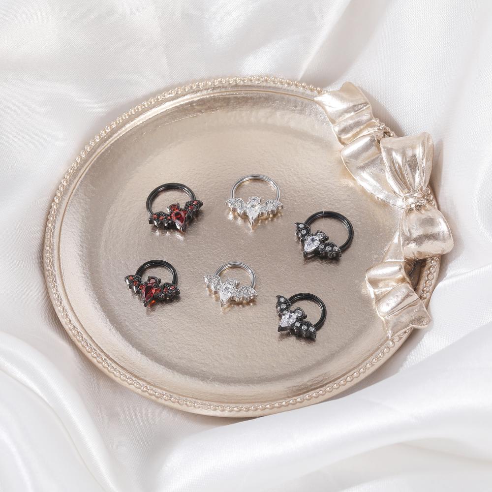 1 PC Anting Stud Tindik Tulang Rawan Telinga Hidung Desain Kelelawar Devil Bahan Stainless Steel Ukuran 8 / 10mm
