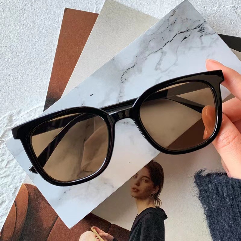 Papaozhu Trendy Lensa Coklat Bingkai Persegi Kacamata Hitam Untuk Wanita Pria Aesthetic Shades Outdoor Fashion Driving Eyewear Sunnies Eyeglasses OOTD Ornaments