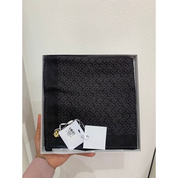 READY TAPIS BLACK TAPIS VOAL SQUARE BY BUTTONSCARVES