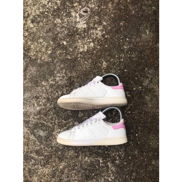 Sepatu Putih Adidas stand Smith