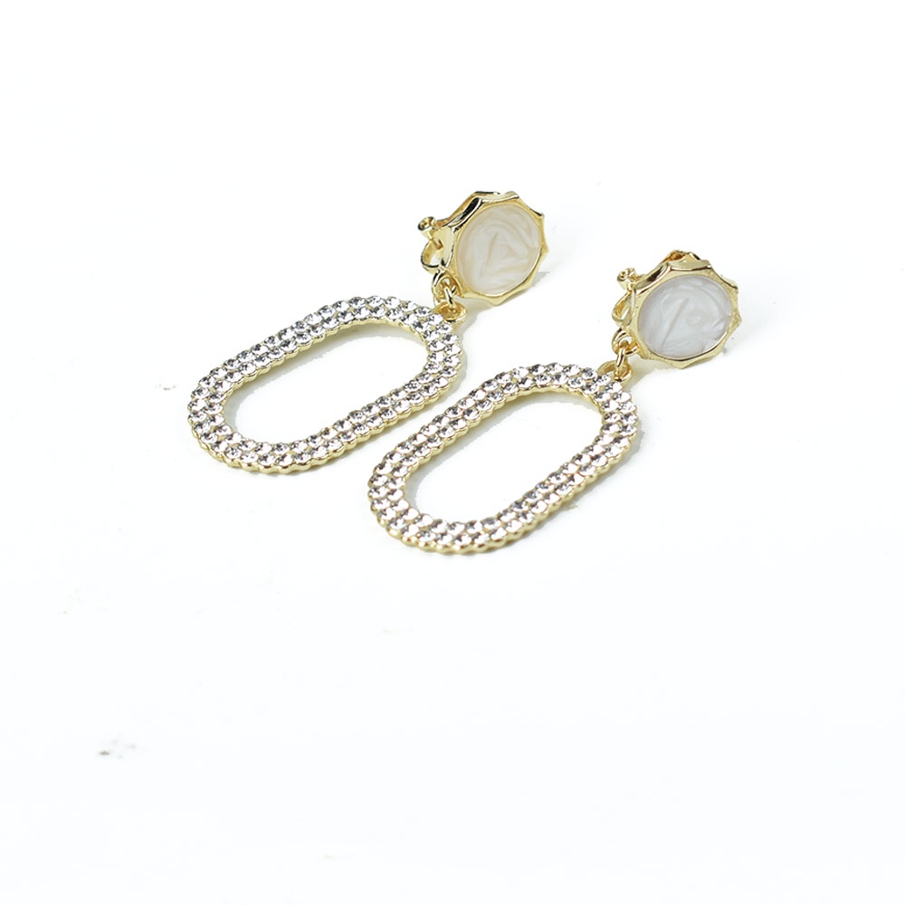 Anting Klip On Tanpa Tindik Desain Geometri Hias Kristal Warna Emas Untuk Wanita