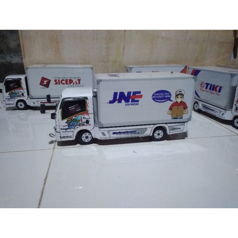 miniatur truk box JNE