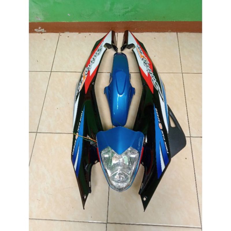 Paket cover body kepala set spakbor plus striping SUZUKI SATRIA F 150 CBU THAILAND LAMA 2004 - 2006 