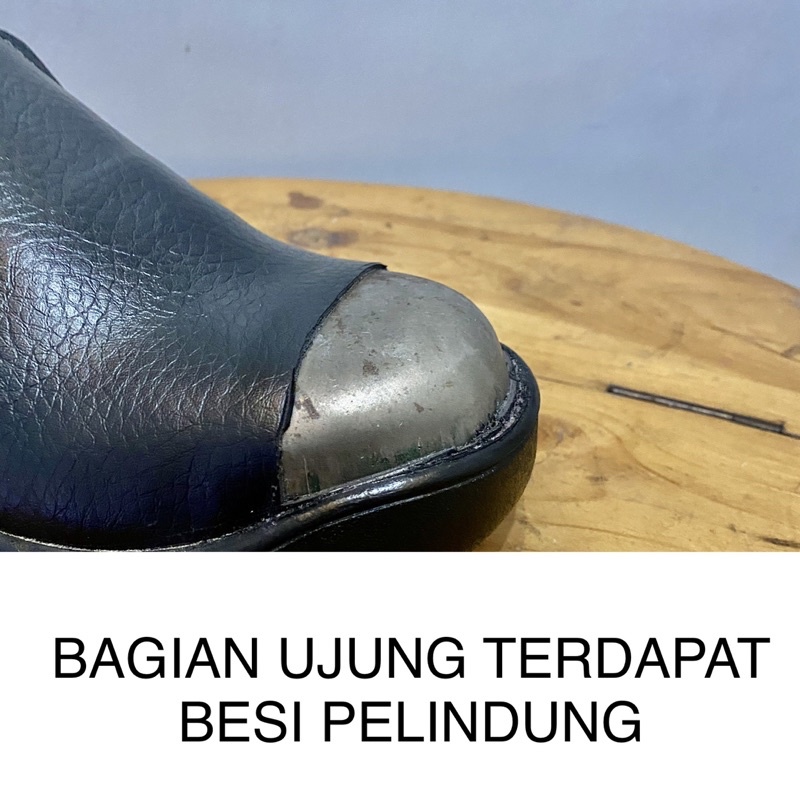 sepatu safety pendek murah bahan kulit sintetis premium dengan ujung besi