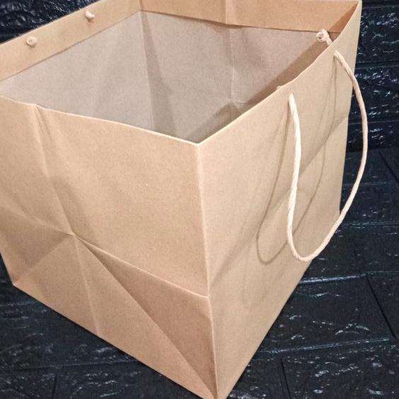 

paper bag 27 cm x 27 cm tinggi 29 cm