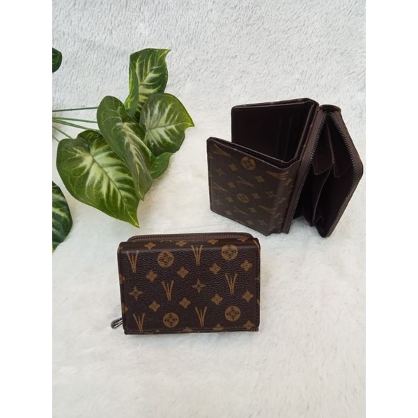 Dompet Pendek Lipat Tutup Sleting 1 Kode J666