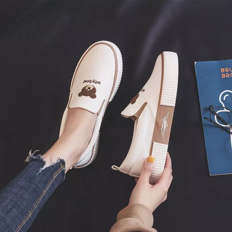 Sepatu Slip On Wanita Kanvas Bear