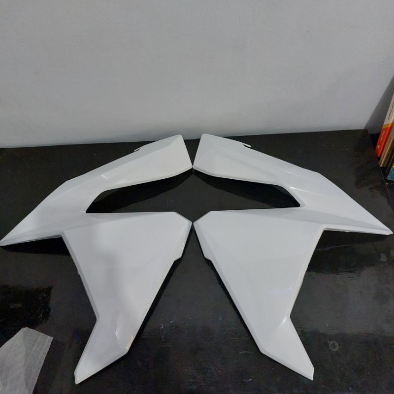 sayap tebeng samping vario 125/150 led 2016/2018 semua  warna