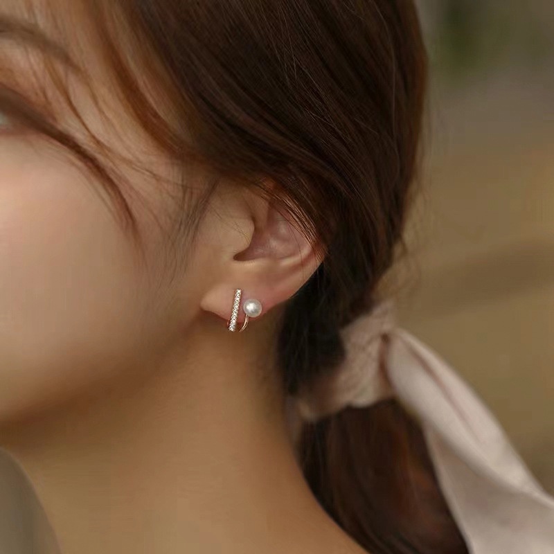 Anting Stud Zirkon Bahan Titanium Steel Gaya Korea Untuk Wanita