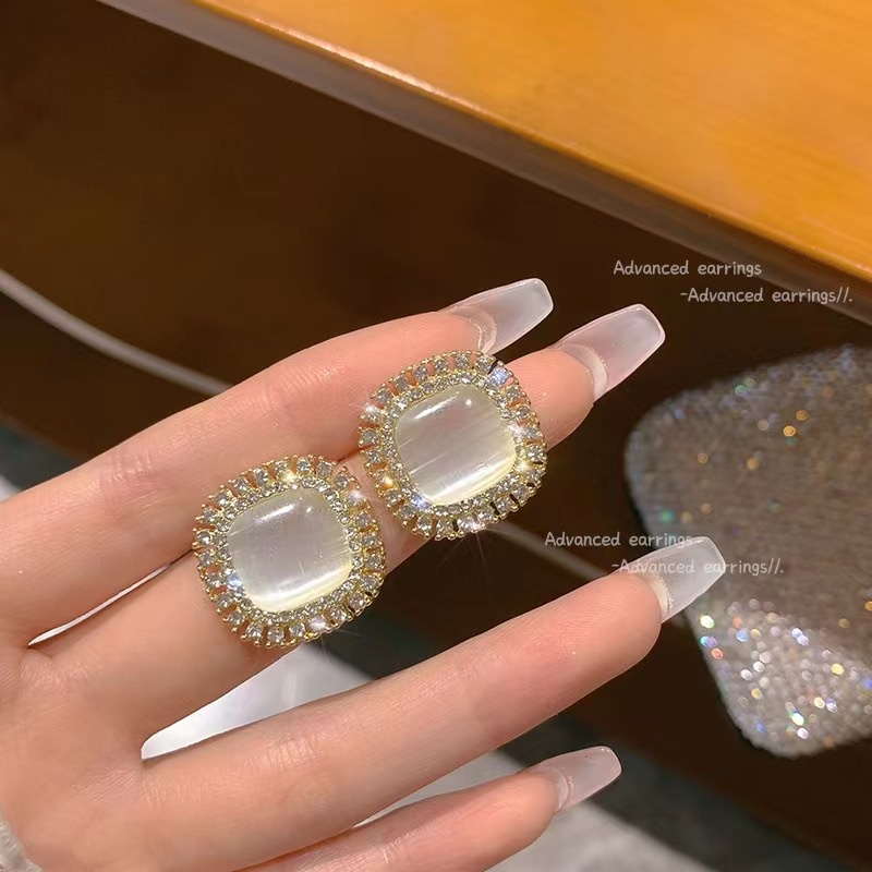 YEEZII Anting Tusuk Sterling Silver 925 Desain Persegi Hias Zircon Opal Untuk Wanita