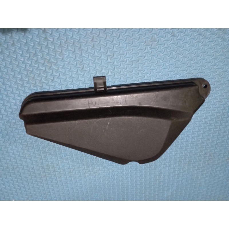 COVER TUTUP BOX FILTER LUAR SUJUKI SATRIA FU 150 ORIGINAL