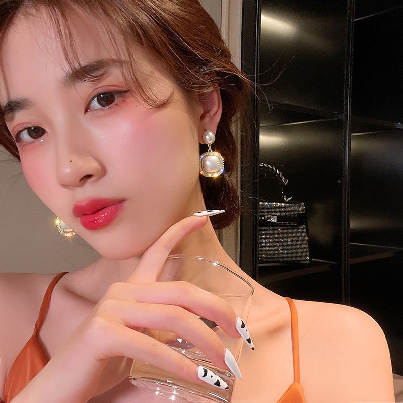 Anting S925 Silver Bentuk Persegi Aksen Kristal Mutiara Gaya Korea Untuk Wanita