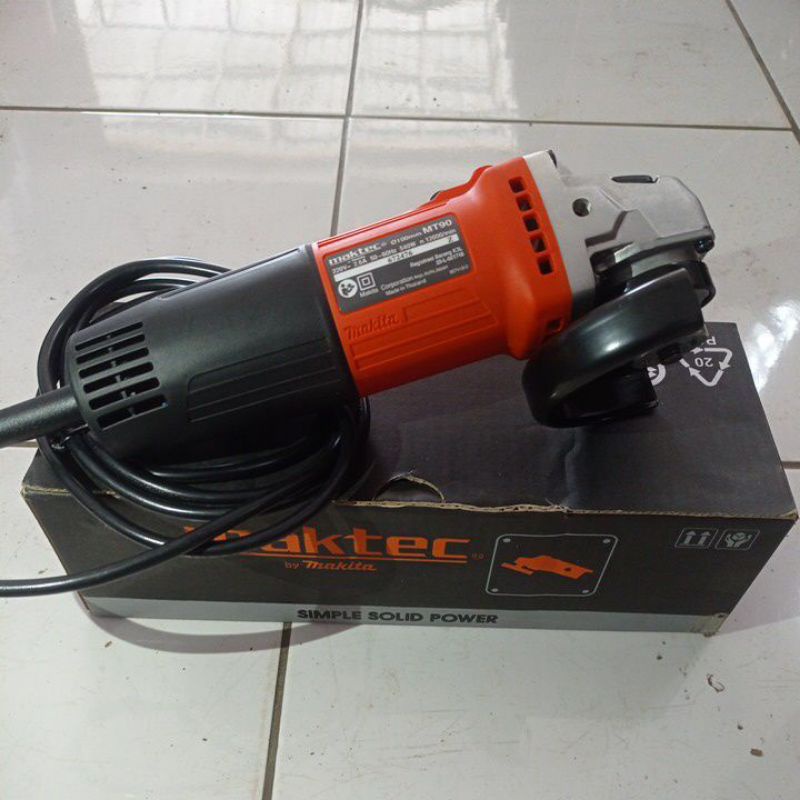 Gerinda Maktec by Makita MT90 100mm(4") 220V  Simple Solid Power