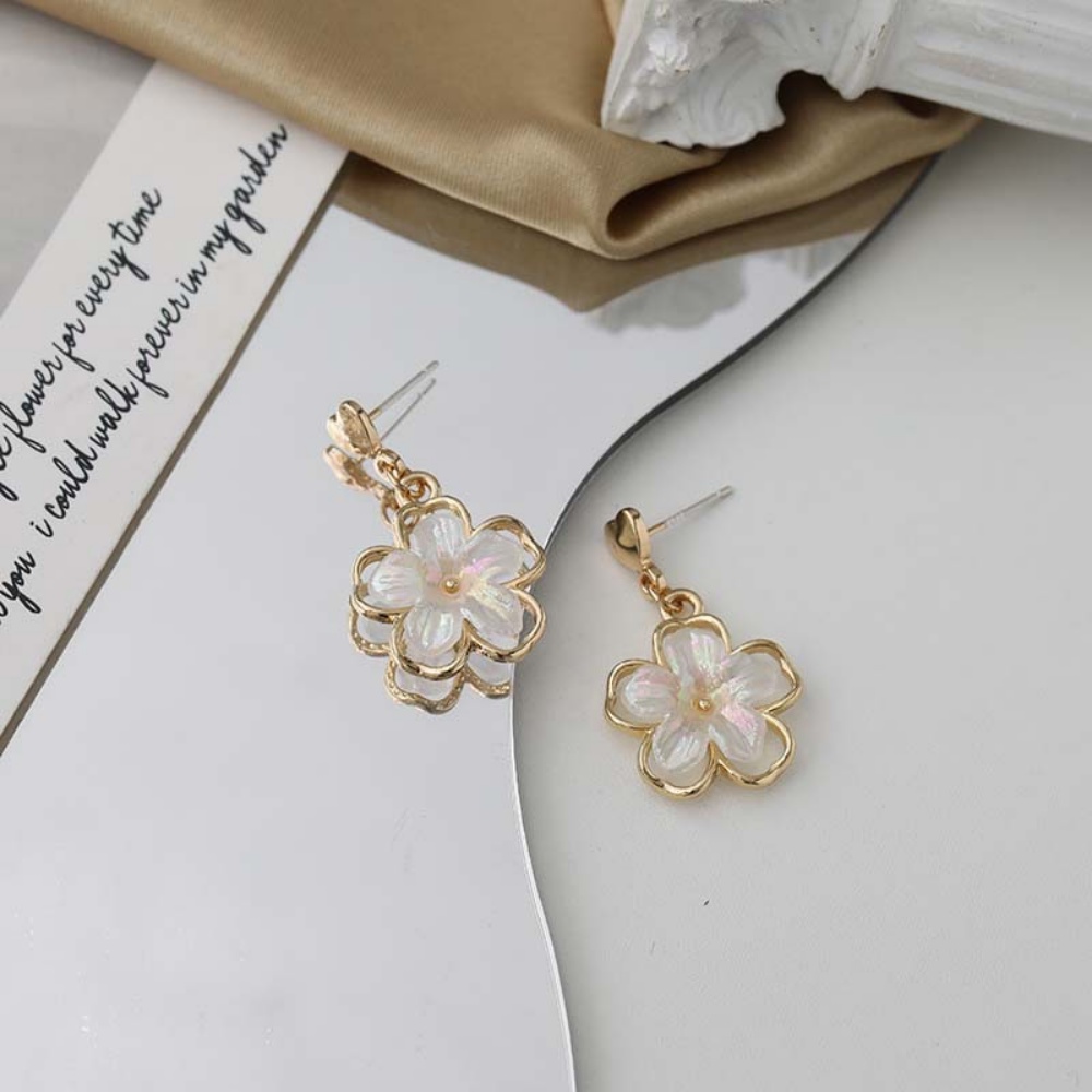 Anting Desain Bunga Level Tinggi Serbaguna