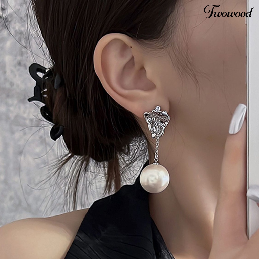 1 Pasang Anting Stud Rumbai Menjuntai Bahan Logam Hias Liontin Mutiara Imitasi Gaya Retro Untuk Wanita