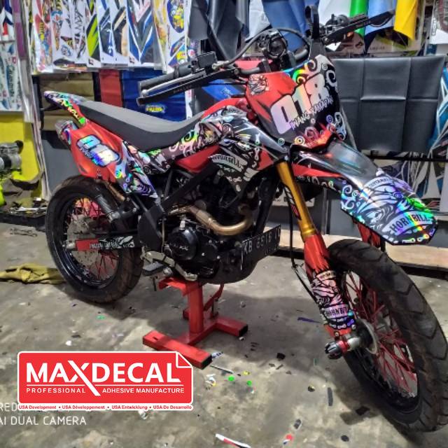 mj DECAL STICKER FULLBODY MOTOR DTRACKER 150 SE FULL BAHAN HOLOGRAM BEBAS REQUEST SESUKA HATI