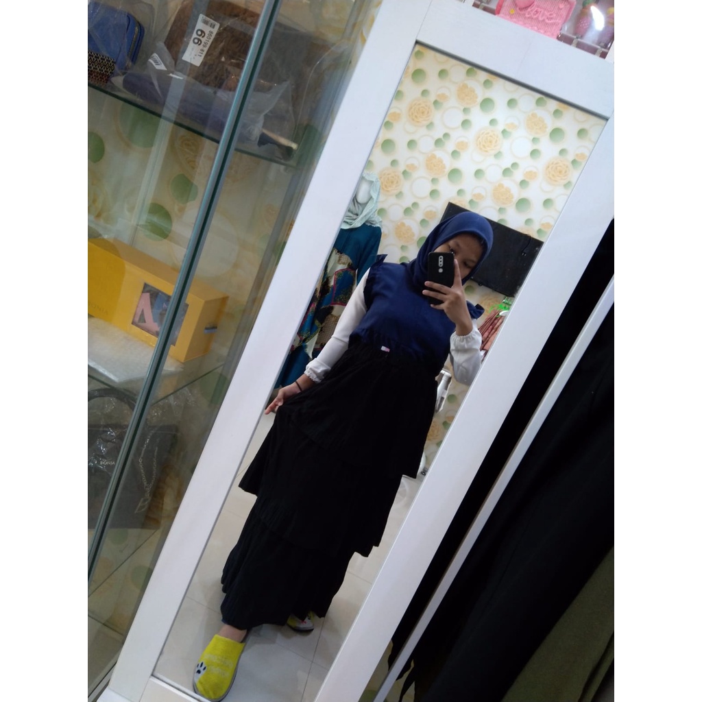Rok plisket layer hitam