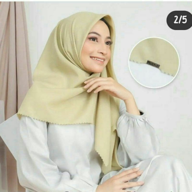 Kerudung Paris Segi Empat Muslimah Polos