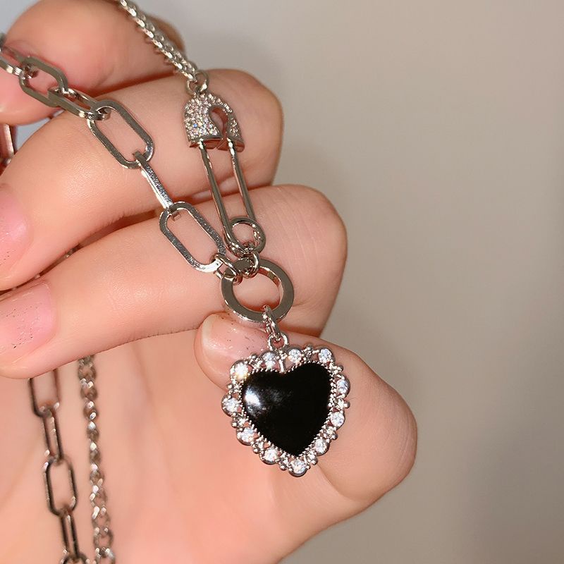 Suhao Manis Dingin Angin Hitam Cinta Kalung Wanita Cahaya Mewah High-End Desain Rasa Niche Hip-Hop Gadis Panas Sweater Rantai Aksesoris