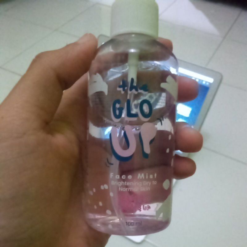 face mist the glow up wake up make up brightening dry to normal skin / face mist (preloved)
