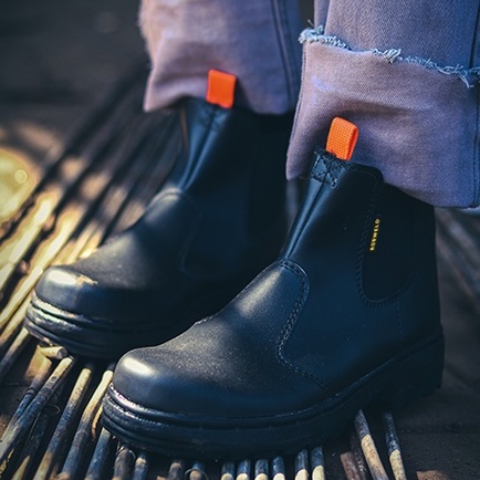 Sepatu Safety Pria Boots Ujung Besi Sepatu Safty But Hiking Proyek Kerja Lapangan Touring Outdoor Anti Slip Robweld